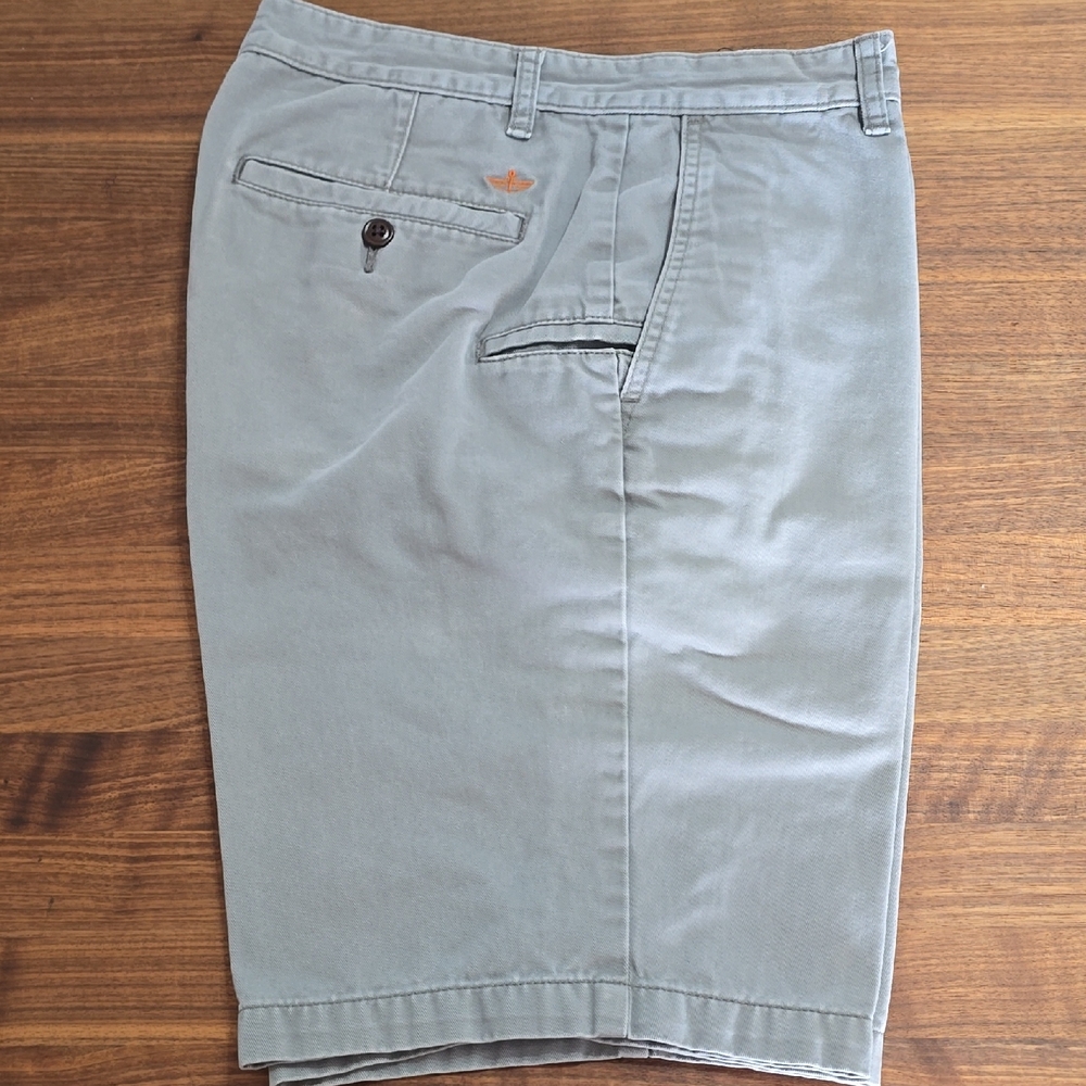 Dockers Men's Light Gray Flat Front Shorts